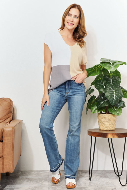 Colorblock V-Neck Knit Top in Turquoise